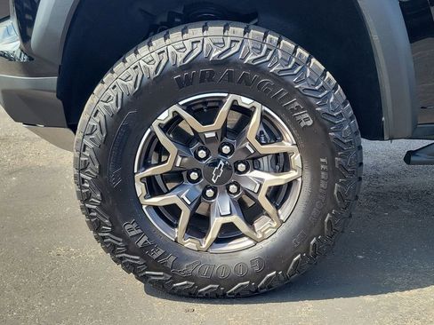 Used 2025 Chevrolet Colorado ZR2 AWD/4WD image 32