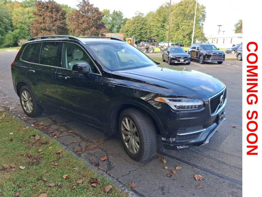 Used 2017 Volvo XC90 T6 Momentum w/ Vision Package AWD/4WD image 4