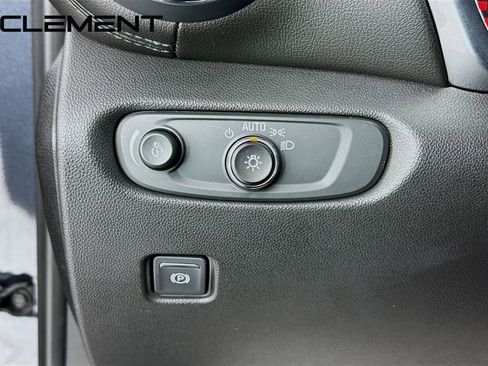 Used 2022 Chevrolet Blazer LT FWD image 13