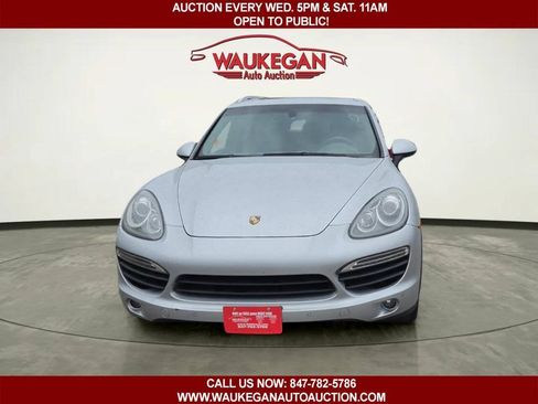 Used 2011 Porsche Cayenne S AWD/4WD image 2