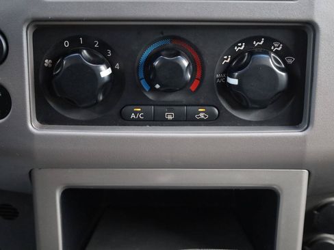 Used 2008 Nissan Pathfinder S AWD/4WD image 36