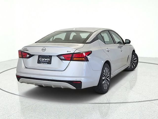 Used 2024 Nissan Altima 2.5 SV FWD image 5