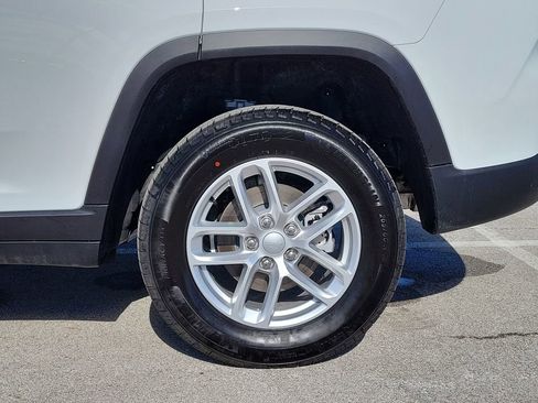 New 2025 Jeep Grand Cherokee Laredo X w/ Luxury Tech Group I image 7