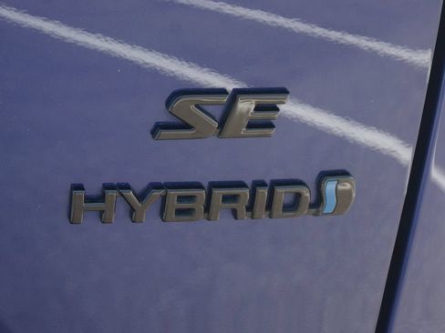 Used 2024 Toyota Corolla Cross AWD Hybrid w/ Moonroof Package image 19