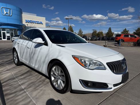 Used 2016 Buick Regal Premium image 3