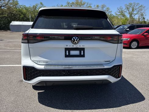 New 2026 Volkswagen Tiguan SEL R-Line AWD/4WD image 5