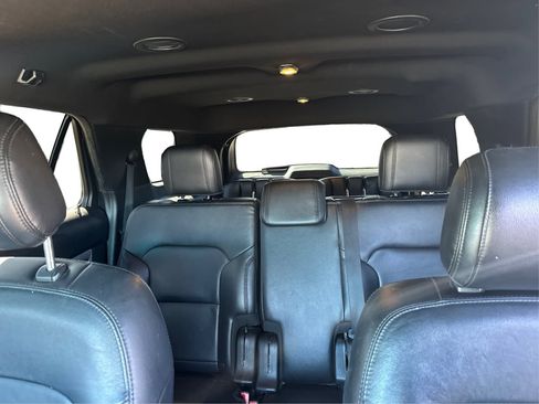 Used 2017 Ford Explorer XLT w/ Equipment Group 202A image 22