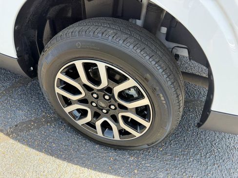 Used 2024 Ford Maverick Lariat AWD/4WD image 23