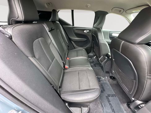 Used 2020 Volvo XC40 T4 Momentum FWD image 29