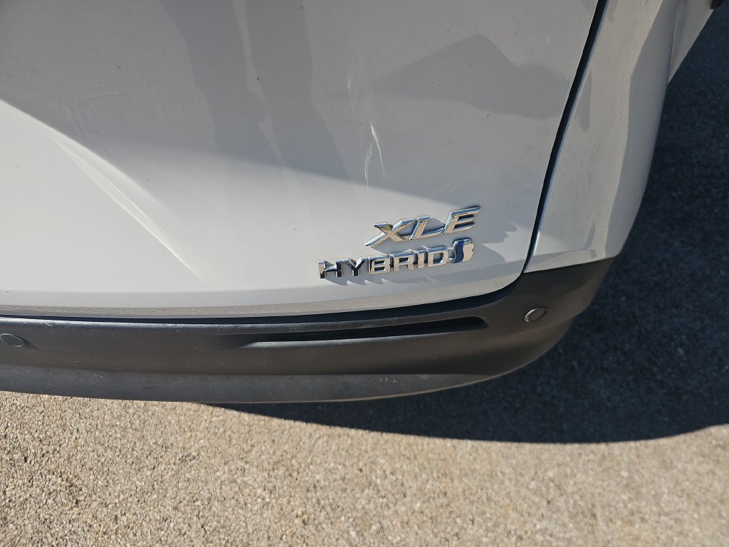 Used 2022 Toyota Sienna XLE AWD/4WD image 11