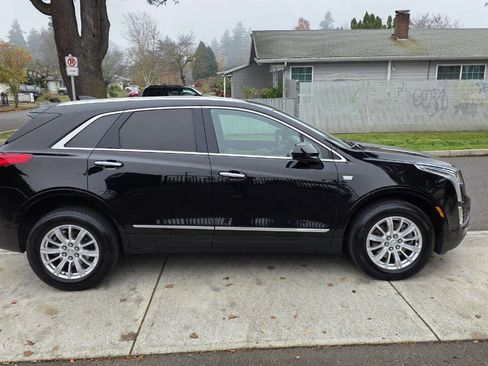 Used 2017 Cadillac XT5 FWD image 4