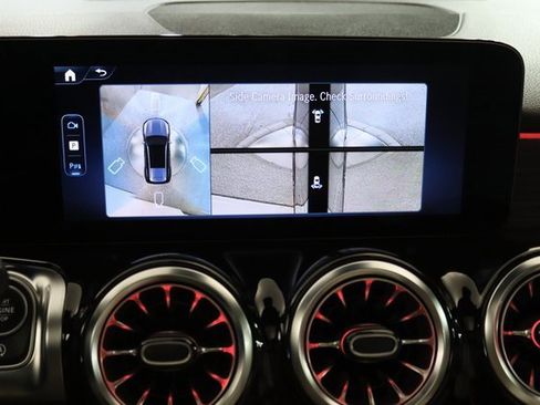 Certified 2025 Mercedes-Benz GLB 250 4MATIC image 30