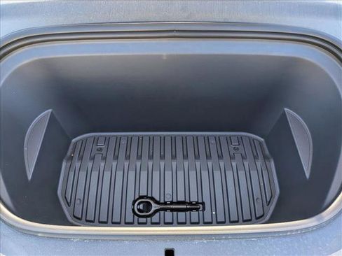 Used 2023 Tesla Model Y Long Range image 21