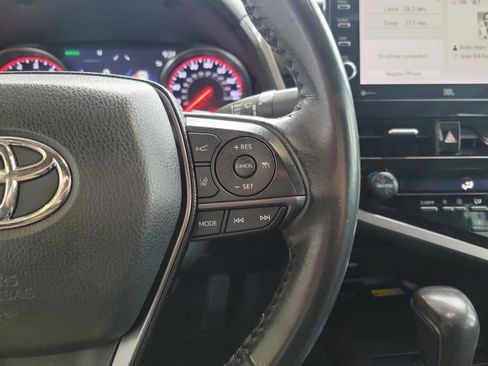 Used 2022 Toyota Camry XSE image 7