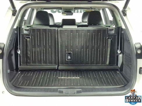 Certified 2021 Toyota Highlander XLE AWD/4WD image 30