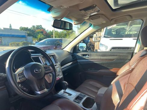 Used 2014 Subaru Outback 2.5i Limited image 9