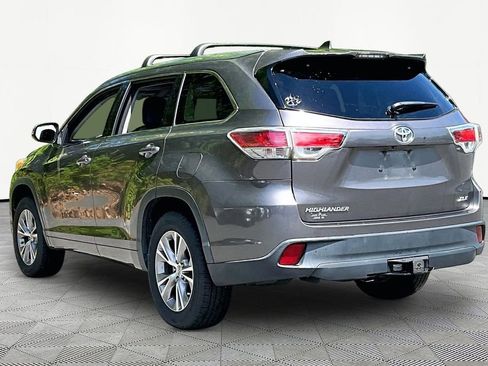 Used 2014 Toyota Highlander XLE image 4