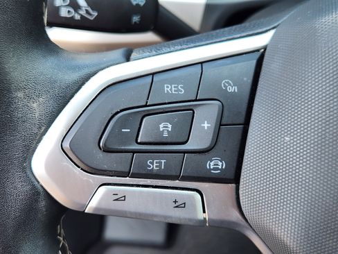 Used 2022 Volkswagen Atlas Cross Sport SE image 22