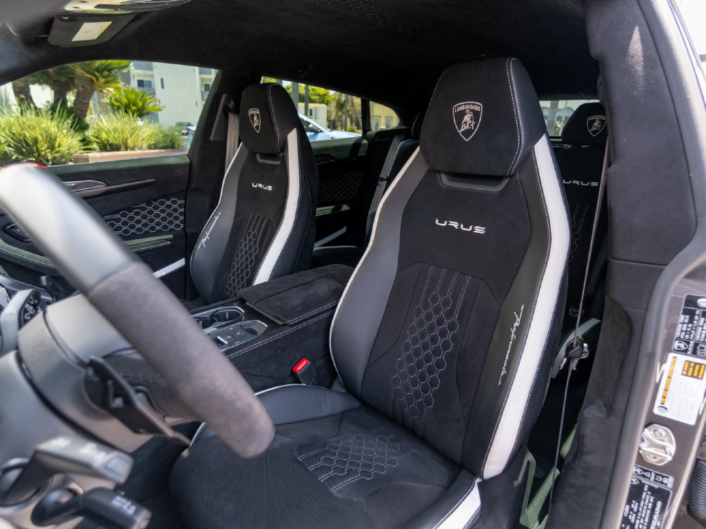 Used 2024 Lamborghini Urus Performante AWD/4WD image 17