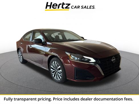 Used 2025 Nissan Altima 2.5 SV FWD image 1