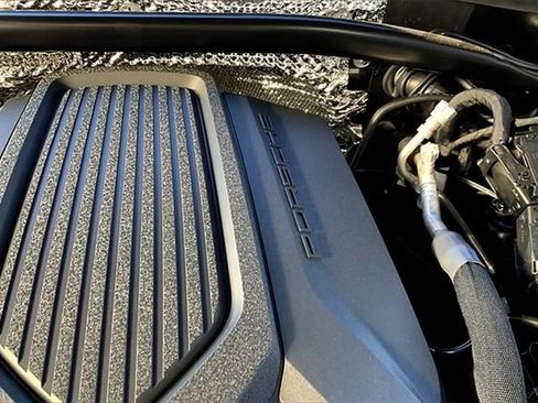 Certified 2026 Porsche Macan image 38