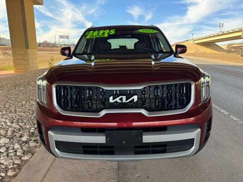 Used 2023 Kia Telluride EX image 8
