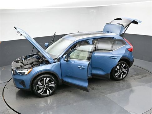 Used 2023 Volvo XC40 B5 Ultimate w/ Protection Package Premier image 57