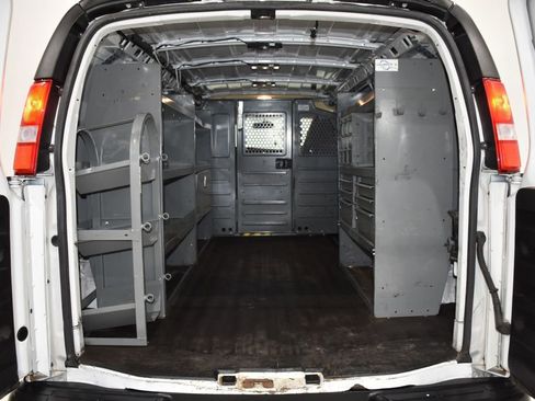 Used 2020 Chevrolet Express 3500 w/ Driver Convenience Package image 30