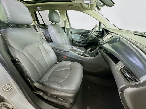 Used 2019 Buick Envision Essence FWD image 33