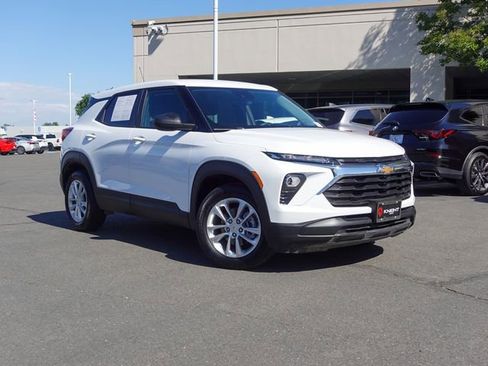 Used 2025 Chevrolet TrailBlazer LS w/ LS Convenience Package FWD image 5