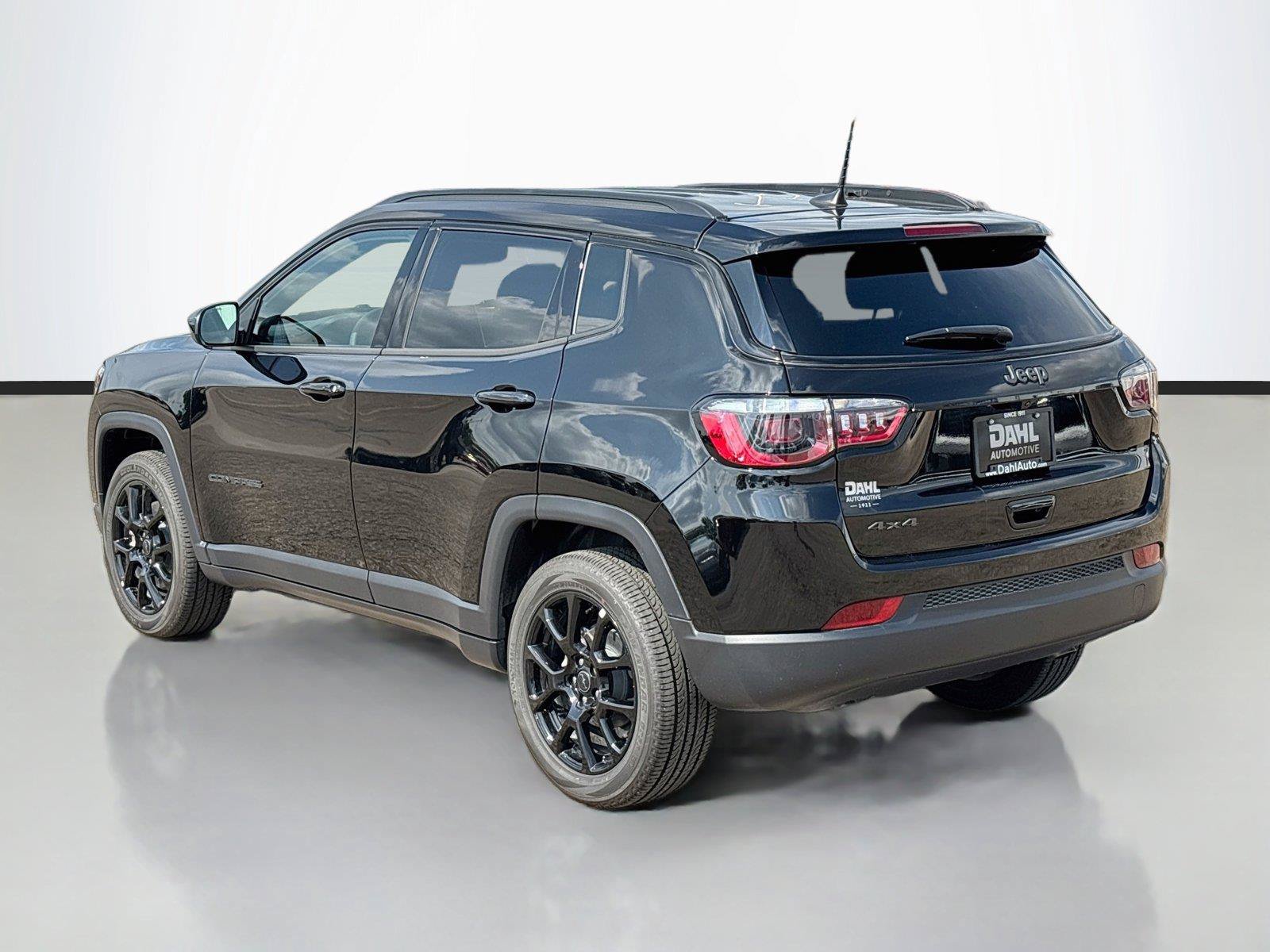 New 2026 Jeep Compass Latitude AWD/4WD image 10