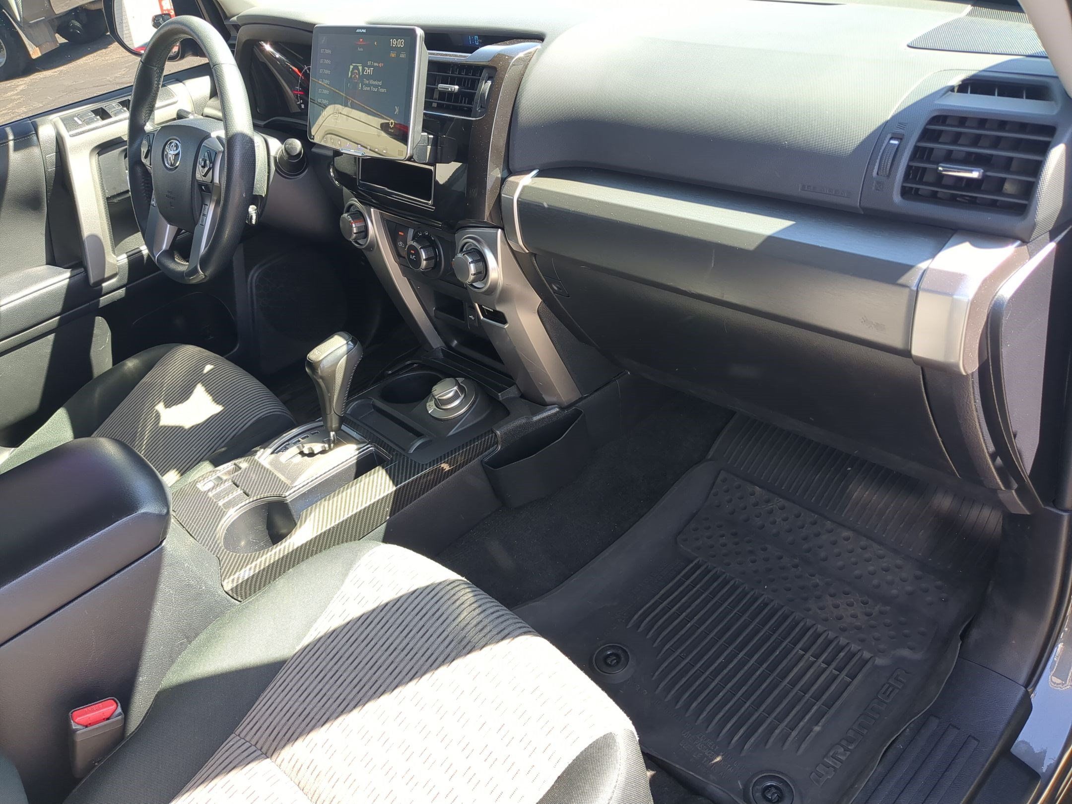 Used 2023 Toyota 4Runner SR5 AWD/4WD image 33