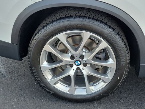 Used 2022 BMW X5 xDrive40i w/ Luxury Seating Package AWD/4WD image 7