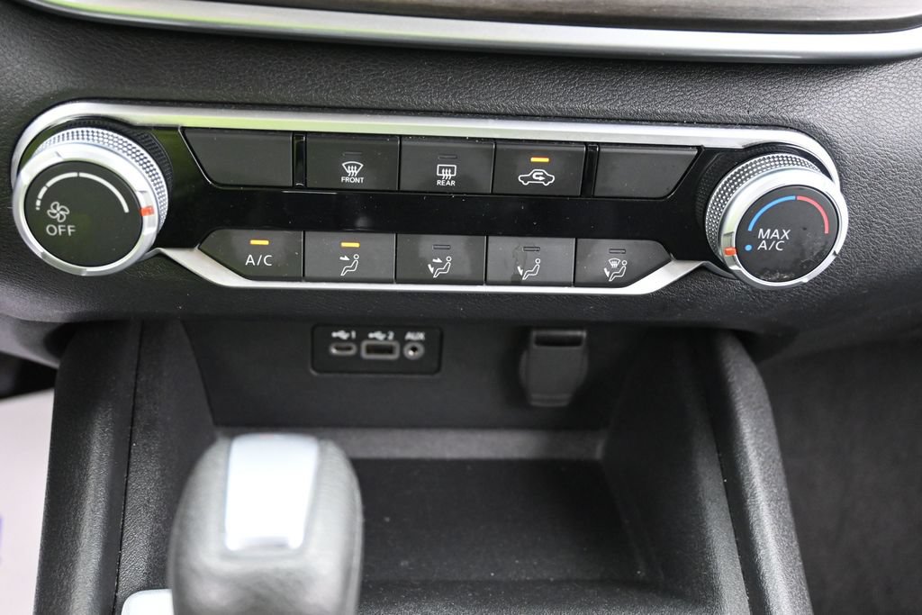 Used 2025 Nissan Altima 2.5 SV AWD/4WD image 11