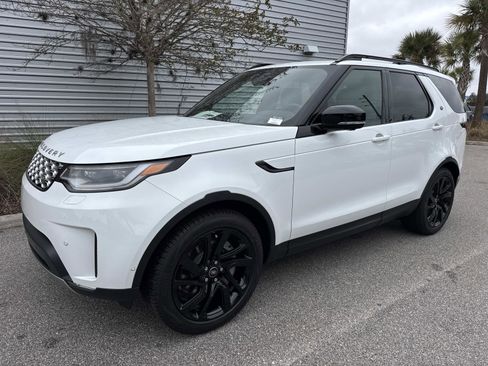 New 2025 Land Rover Discovery S image 1