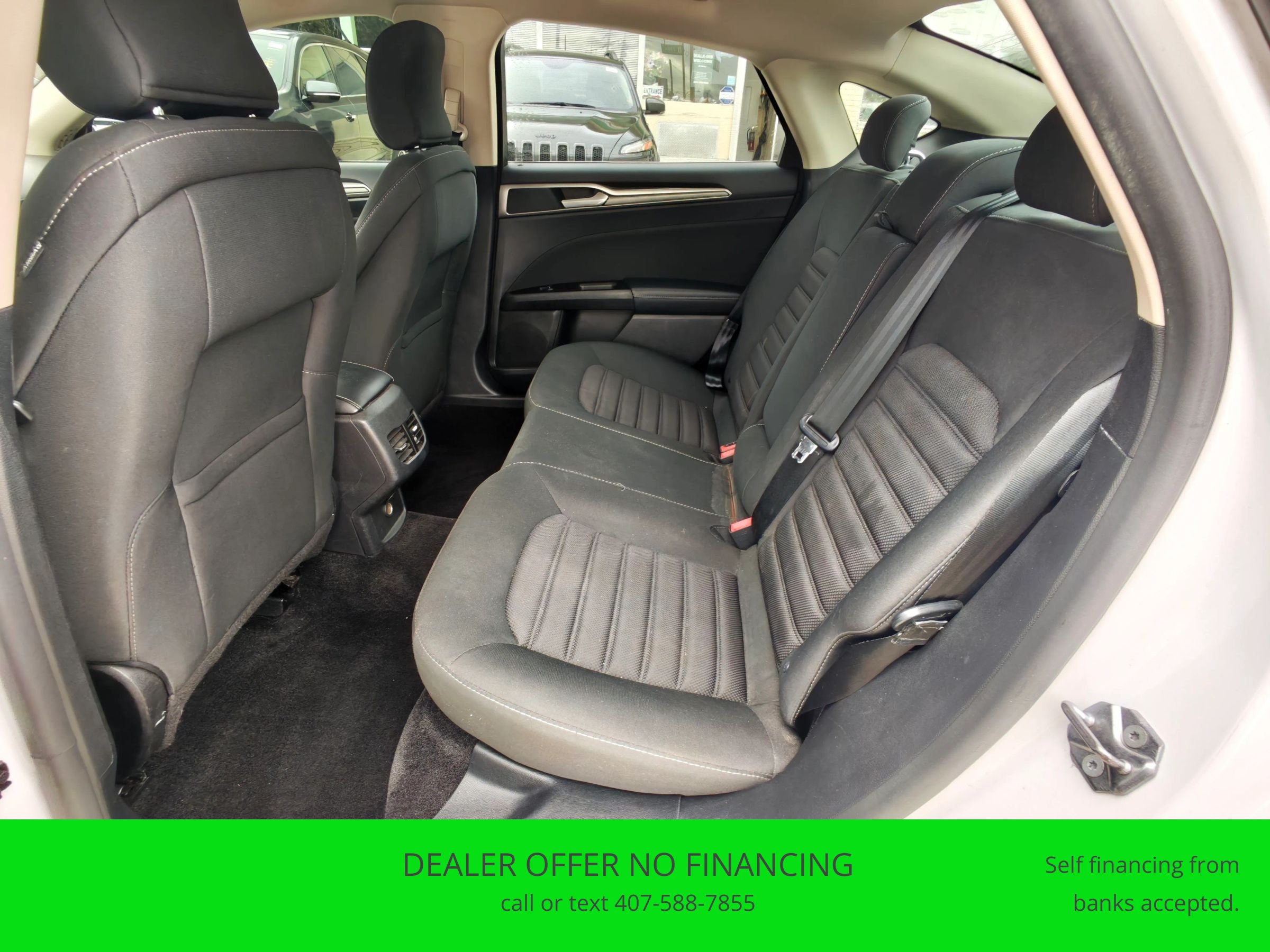 Used 2017 Ford Fusion SE FWD image 10