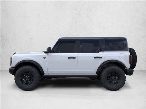 New 2026 Ford Bronco Badlands image 3