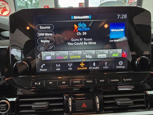 Used 2022 Nissan Pathfinder SL w/ SL Premium Package image 34