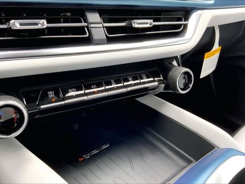 New 2026 Chevrolet Equinox EV LT FWD image 19