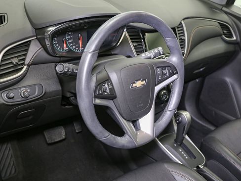 Used 2018 Chevrolet Trax LT w/ LT Convenience Package AWD/4WD image 21