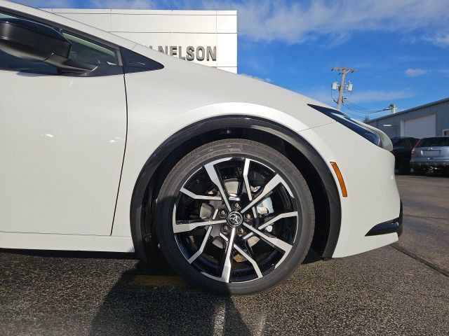 New 2026 Toyota Prius Plug-In Hybrid FWD image 15