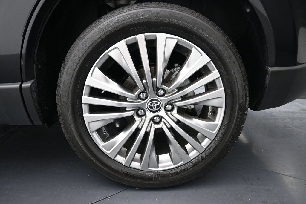 Used 2023 Toyota Venza Limited AWD/4WD image 15