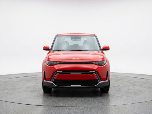 Used 2025 Kia Soul LX w/ LX Technology Package FWD image 2