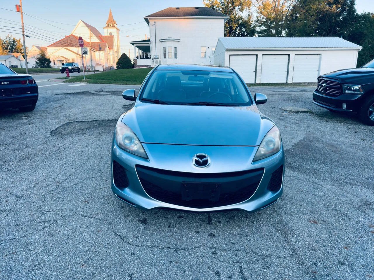 Used 2012 MAZDA MAZDA3 i Touring FWD image 2