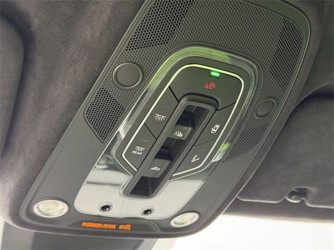 Used 2022 Lamborghini Urus image 18