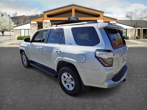 Used 2024 Toyota 4Runner SR5 image 7