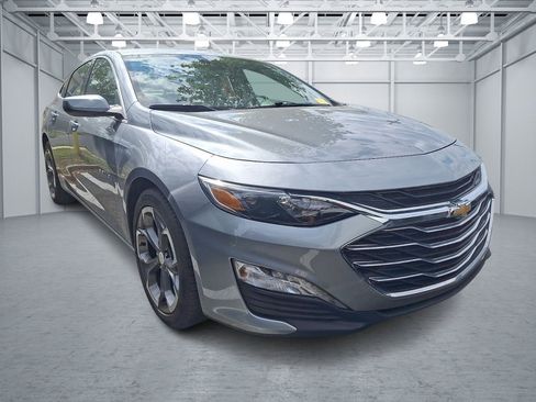 Used 2024 Chevrolet Malibu LT FWD image 2