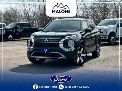 Used 2025 Mitsubishi Outlander SE