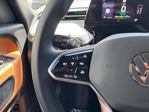 New 2025 Volkswagen ID. Buzz Pro S Plus image 18