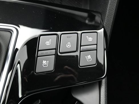 Used 2025 Kia Sportage SX image 26